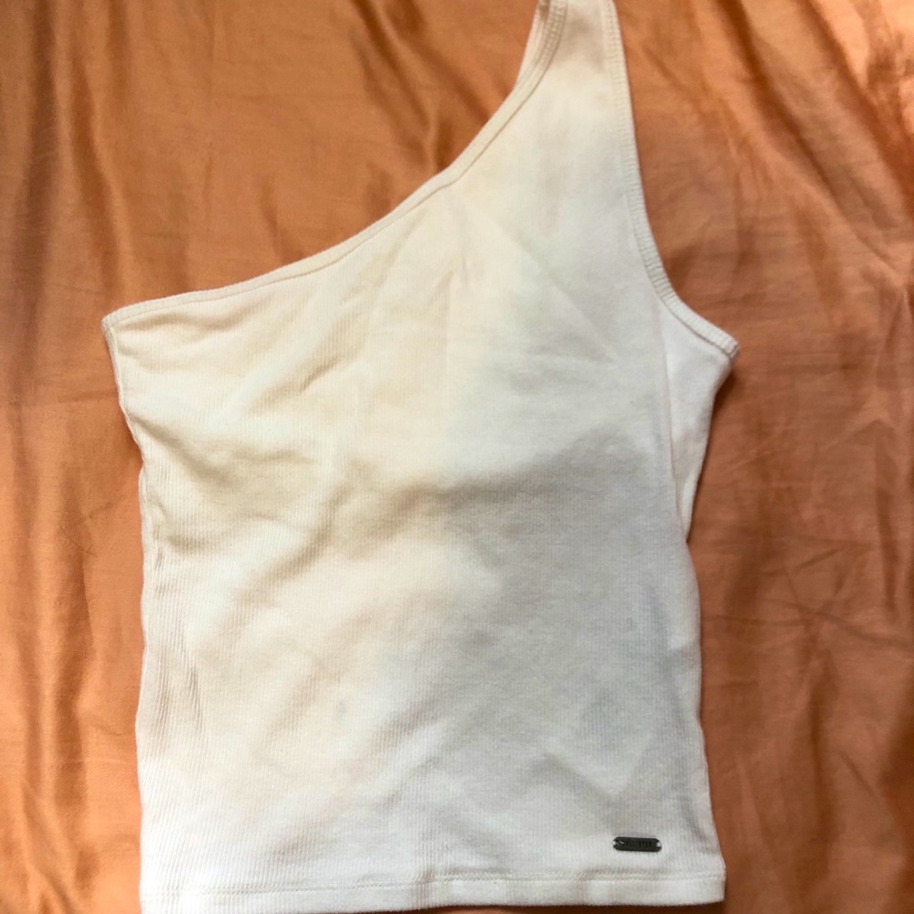 Hollister top